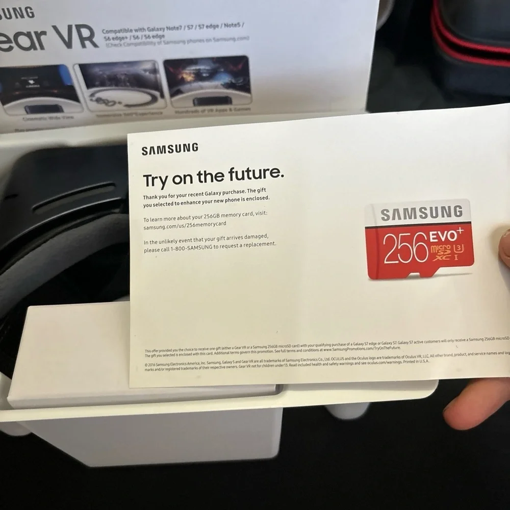 Samsung SM-R323NBKAXAR Gear VR - Brand New (Box opened to check contents only)